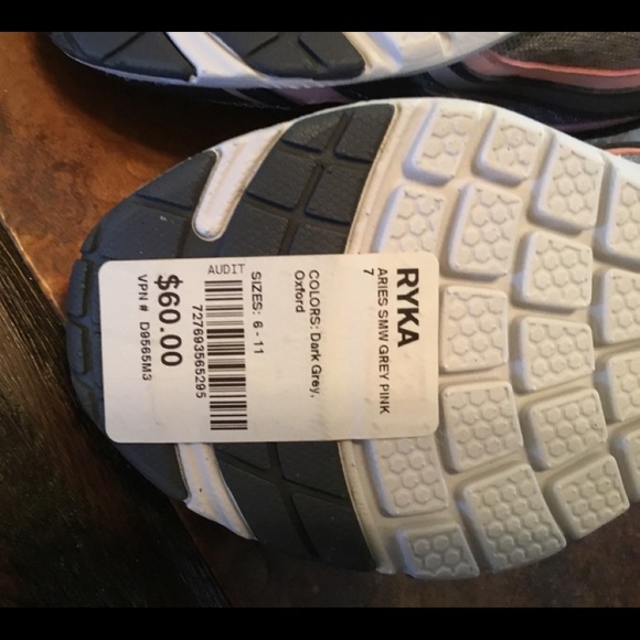 Ryka Aries Walking Sneaker, 7M - Picture 7 of 7